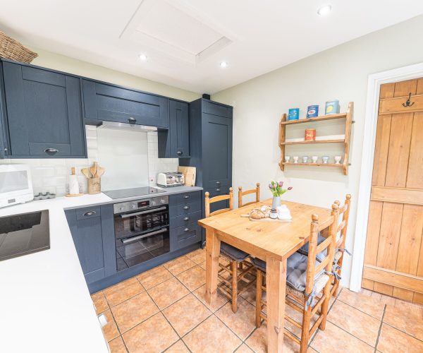 Potter's Wheel - Kitchen