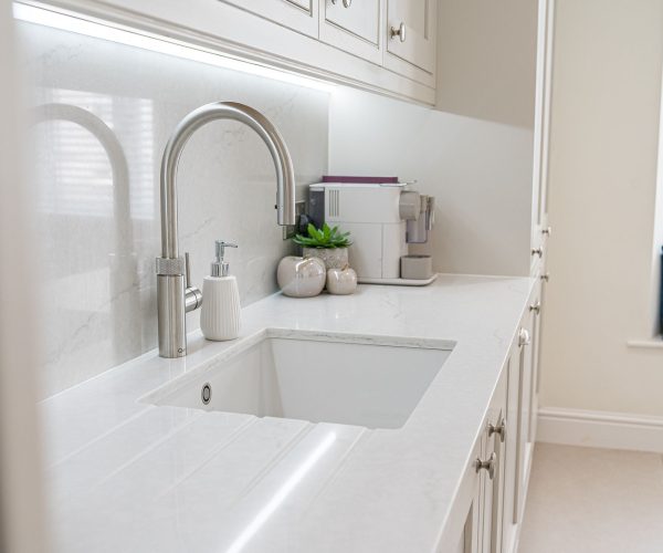 Edge Mere Apartment Kitchen