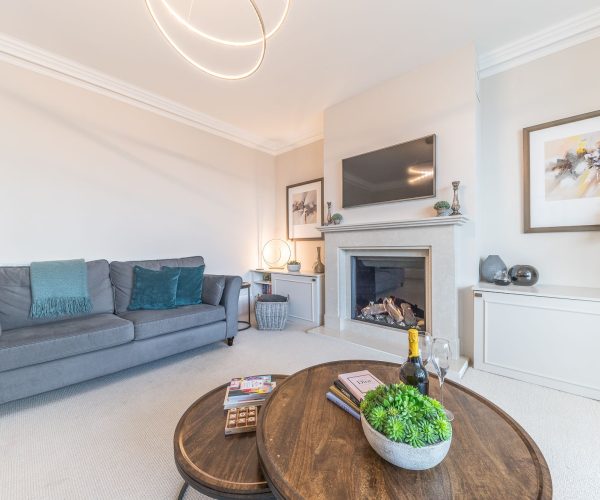 Edge Mere Apartment Lounge