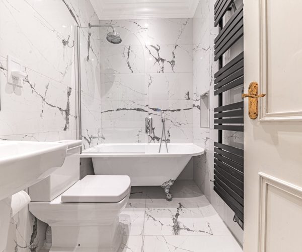 1 Brathay Fell Family Bathroom