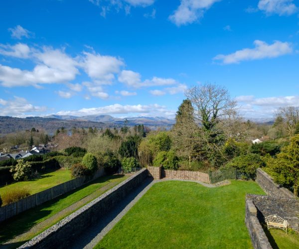 Oakland West Exterior