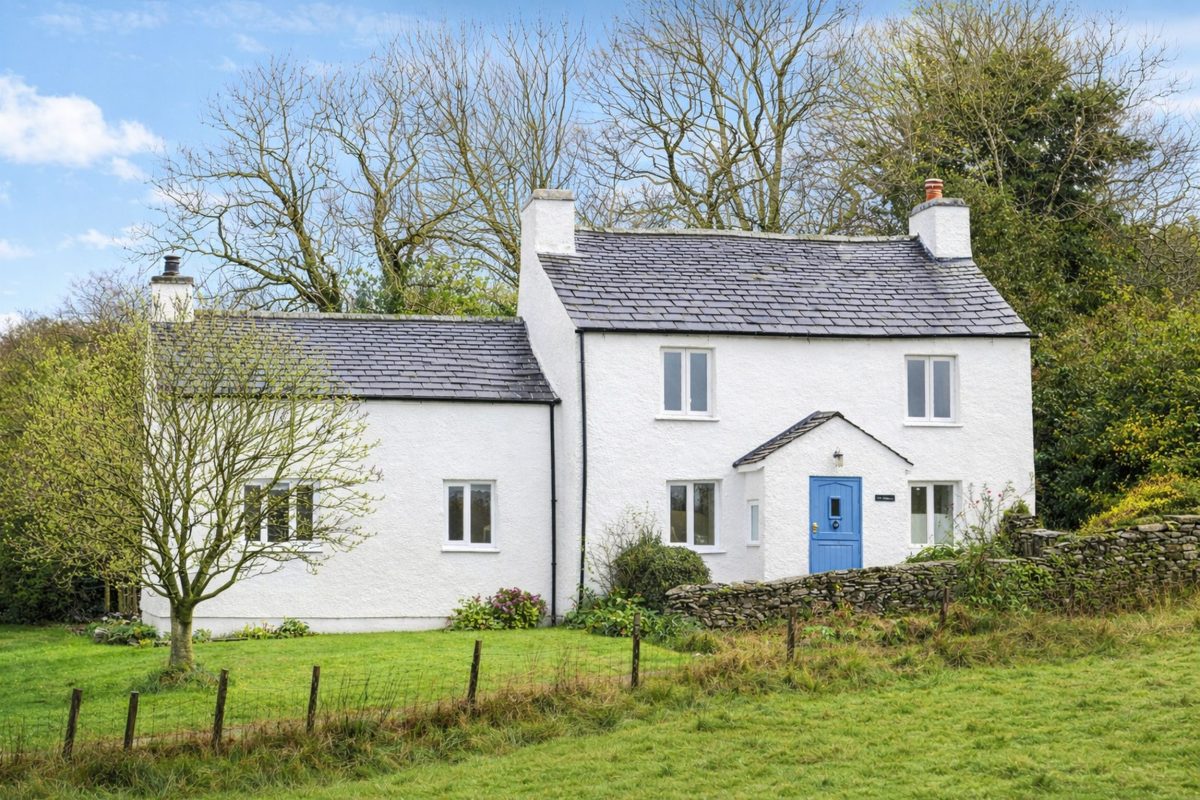 Detached Lake District cottage Low Longmire Cottage, South Lakes