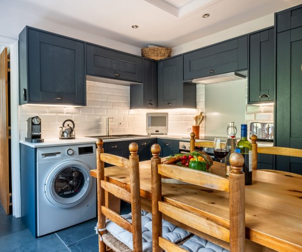 Potter's Wheel  Dining Kitchen