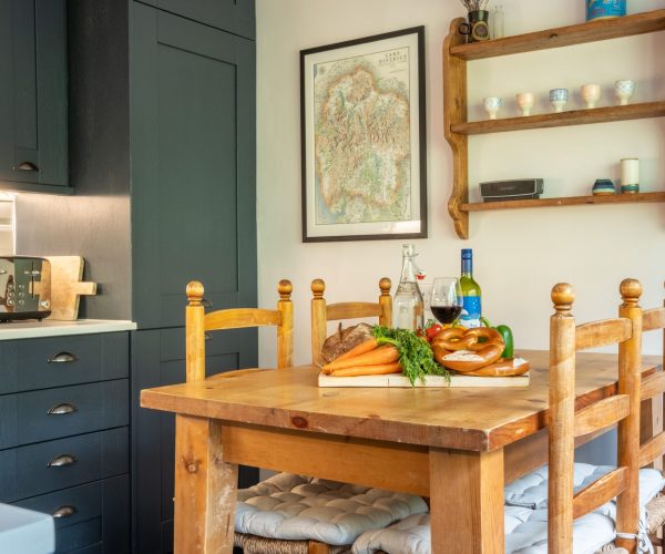 Potter's Wheel  Dining Kitchen
